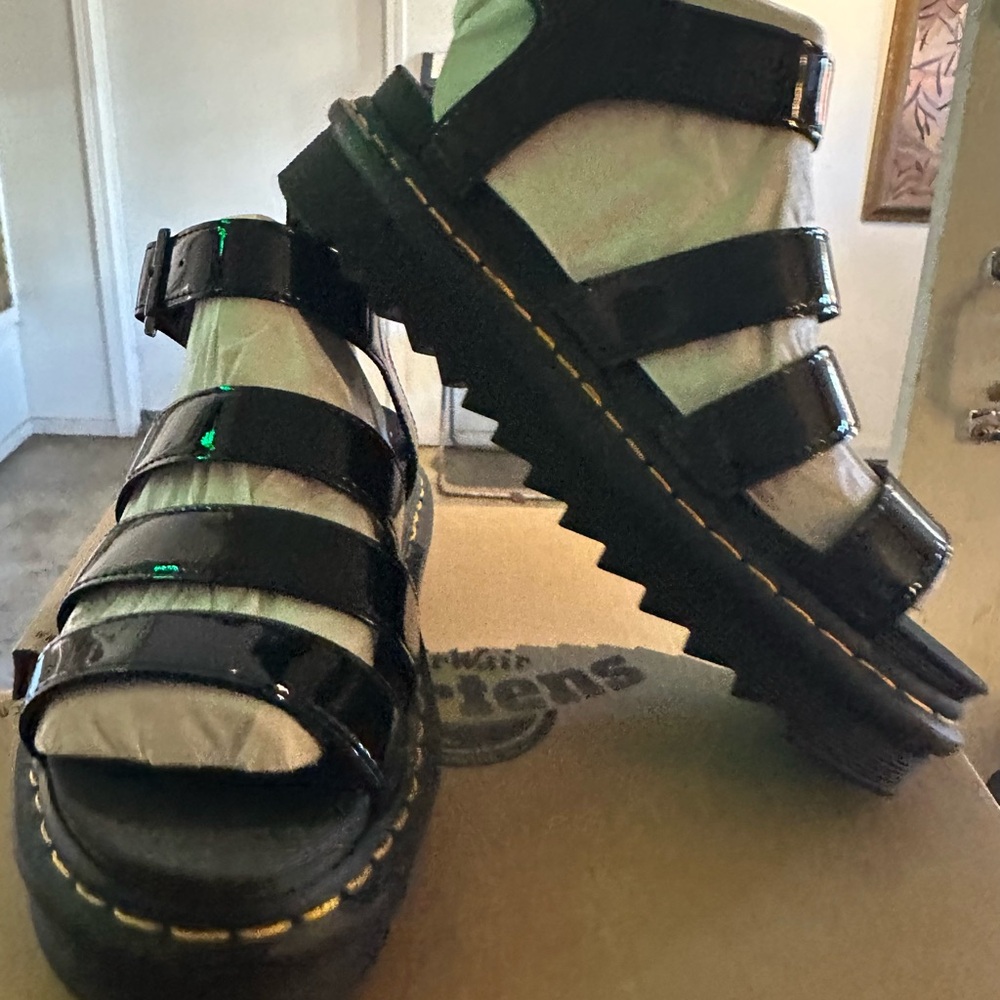 Dr. Martens Womens Blaire Fisherman Sandal, Black Patent Lamper SZ 8
